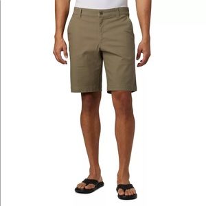 Columbia Men's 36 W Flex ROC Khaki Shorts